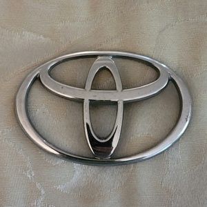Toyota Camry Emblem/Logo for Vehicle